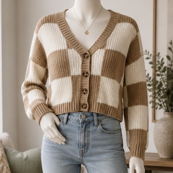 Love Tree Sweaters - Love Tree Womens Cardigan Checkerboard Tan White Cropped Knit Button Front S